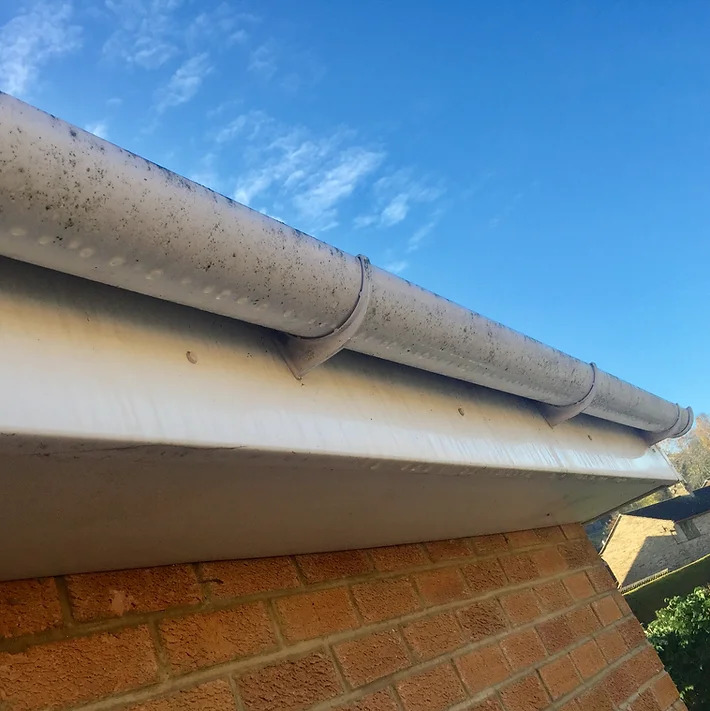 gutter-cleaning-banbury-01-small