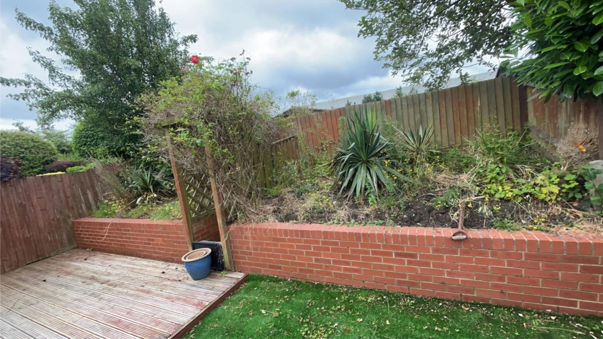 Fencing Company Milton Keynes 13 Xlarge