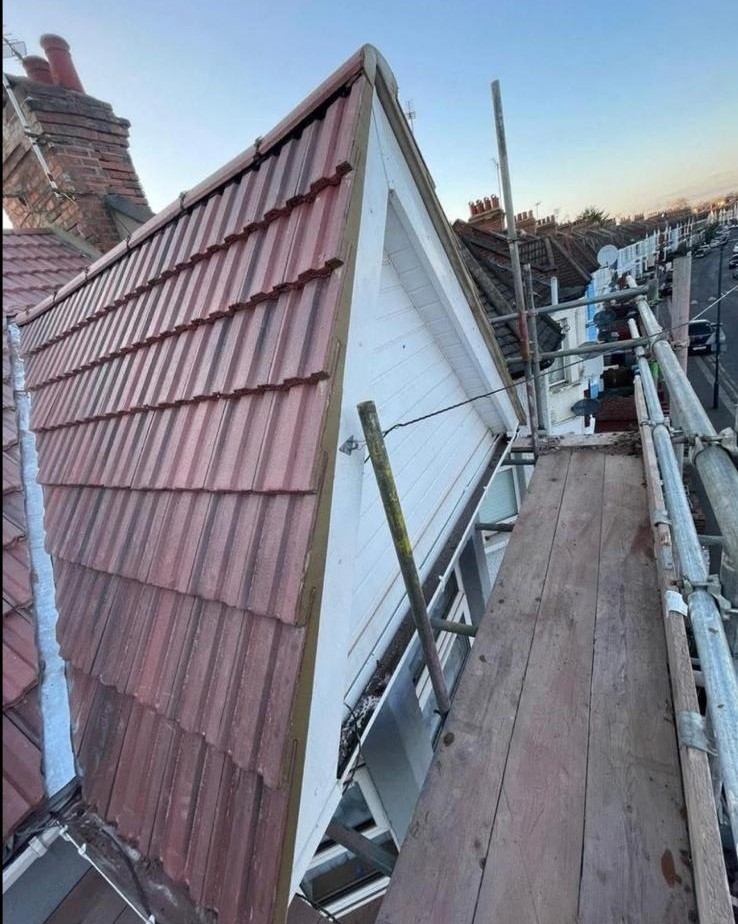 Roofer Worthing 17 Xlarge