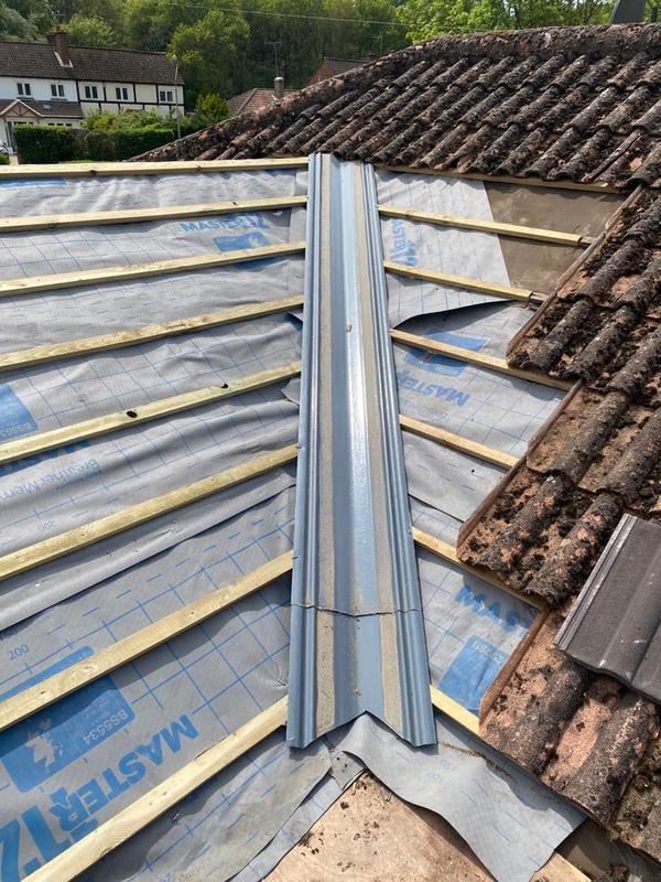 roofer-buckingham-cooperative-roofing-792-medium