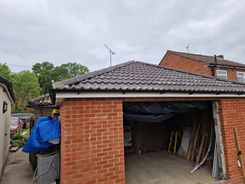 roofer-buckingham-cooperative-roofing-801-medium