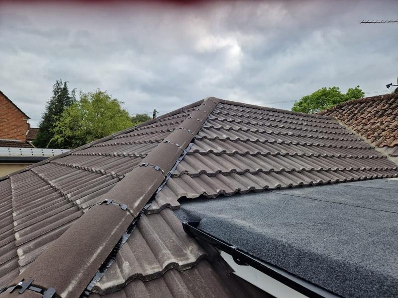 roofer-buckingham-cooperative-roofing-802-medium