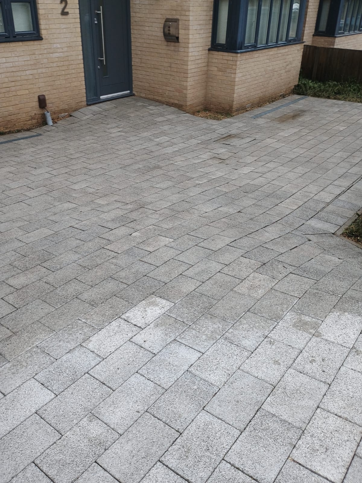 driveway-and-patio-cleaning-yellowstone-paving-ltd-04-small