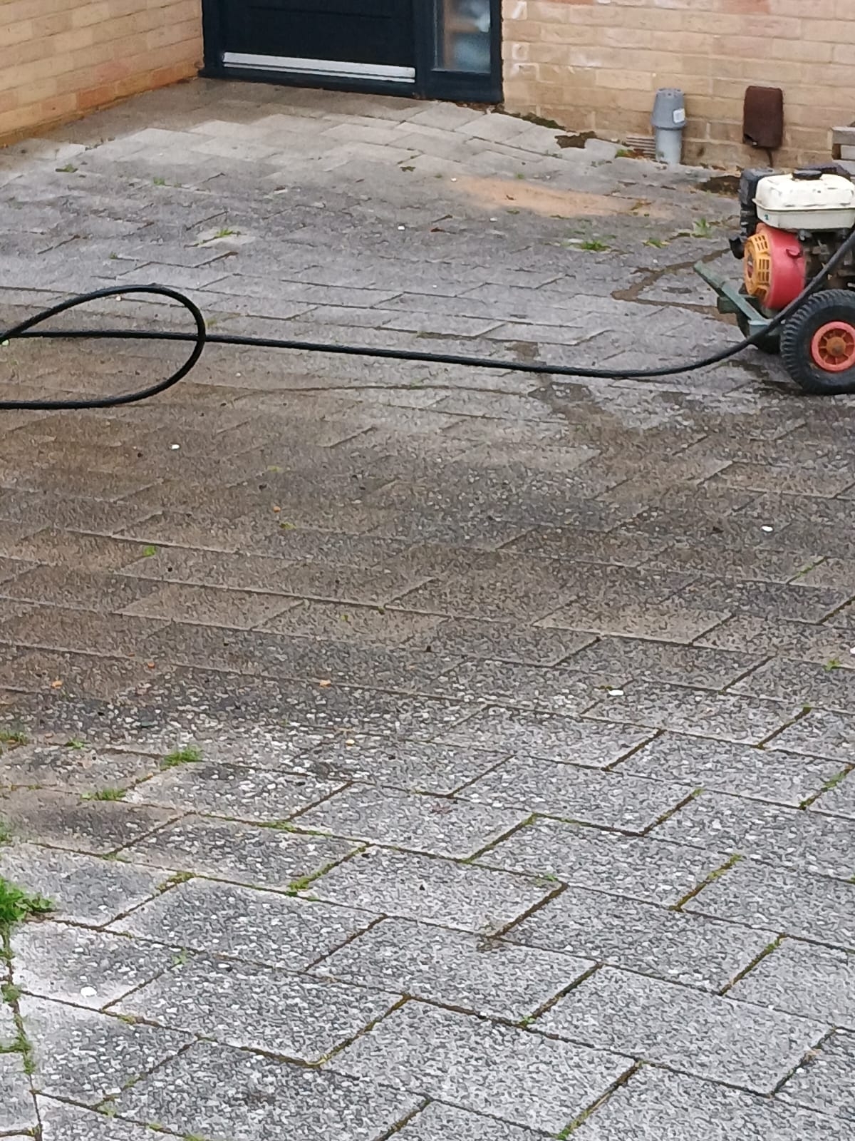 driveway-and-patio-cleaning-yellowstone-paving-ltd-06-small