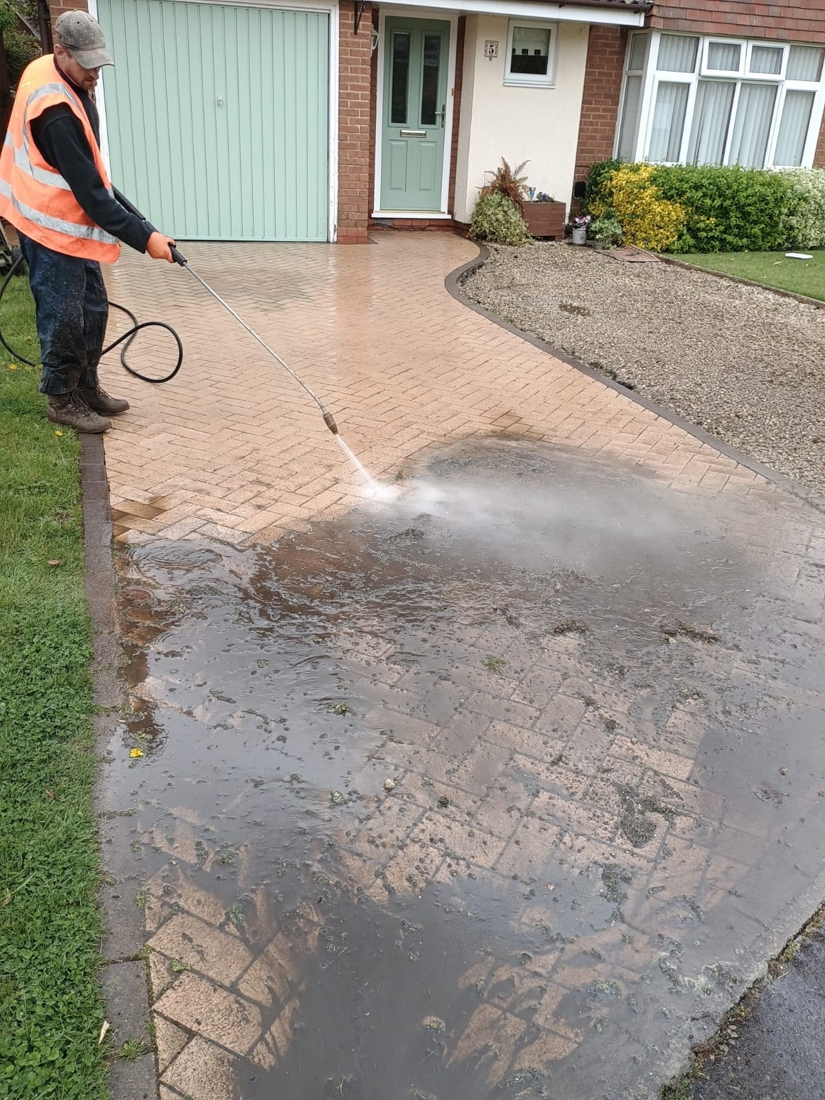 driveway-and-patio-cleaning-yellowstone-paving-ltd-11-small