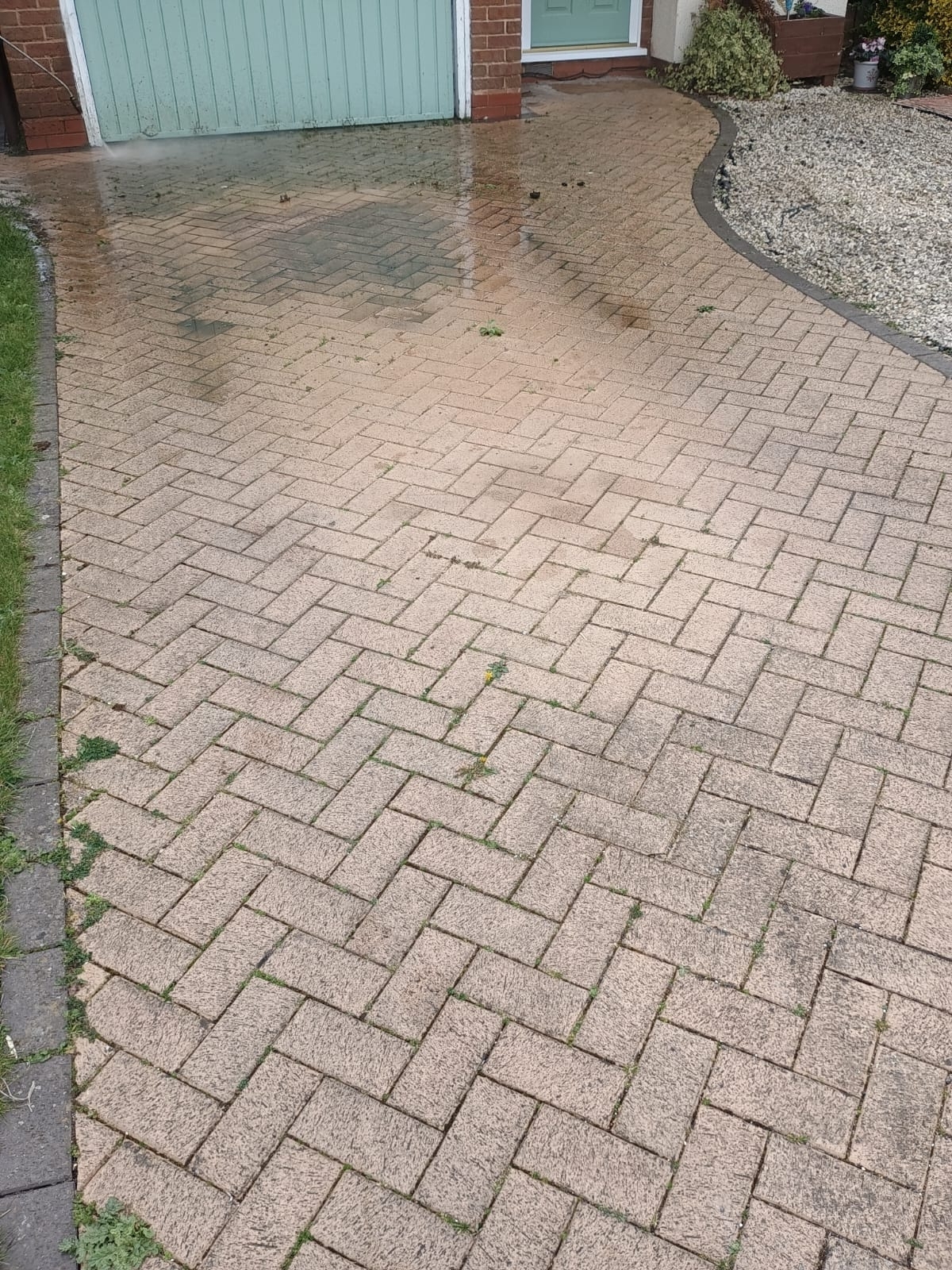 driveway-and-patio-cleaning-yellowstone-paving-ltd-18-small