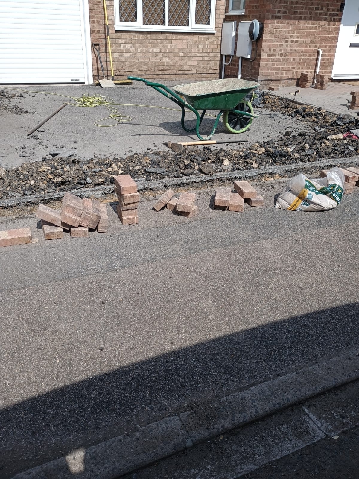 tarmac-repair-with-block-edgings-installed1-small