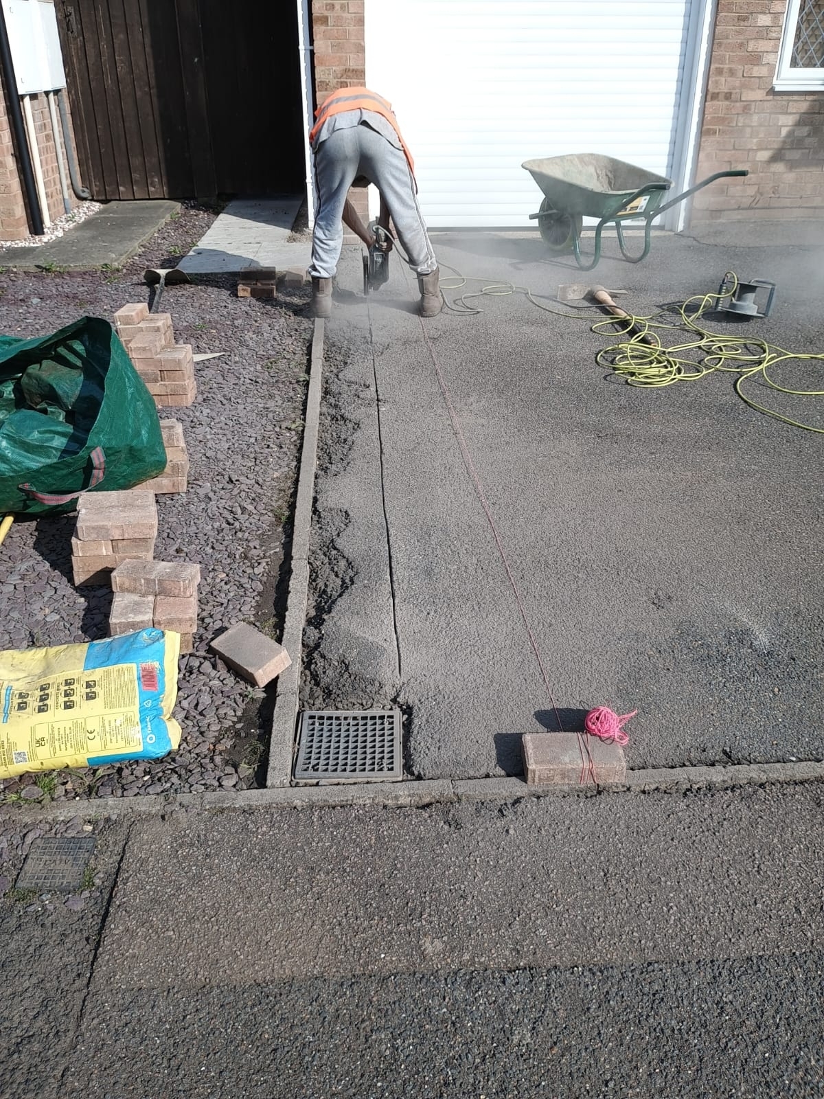 tarmac-repair-with-block-edgings-installed2-small