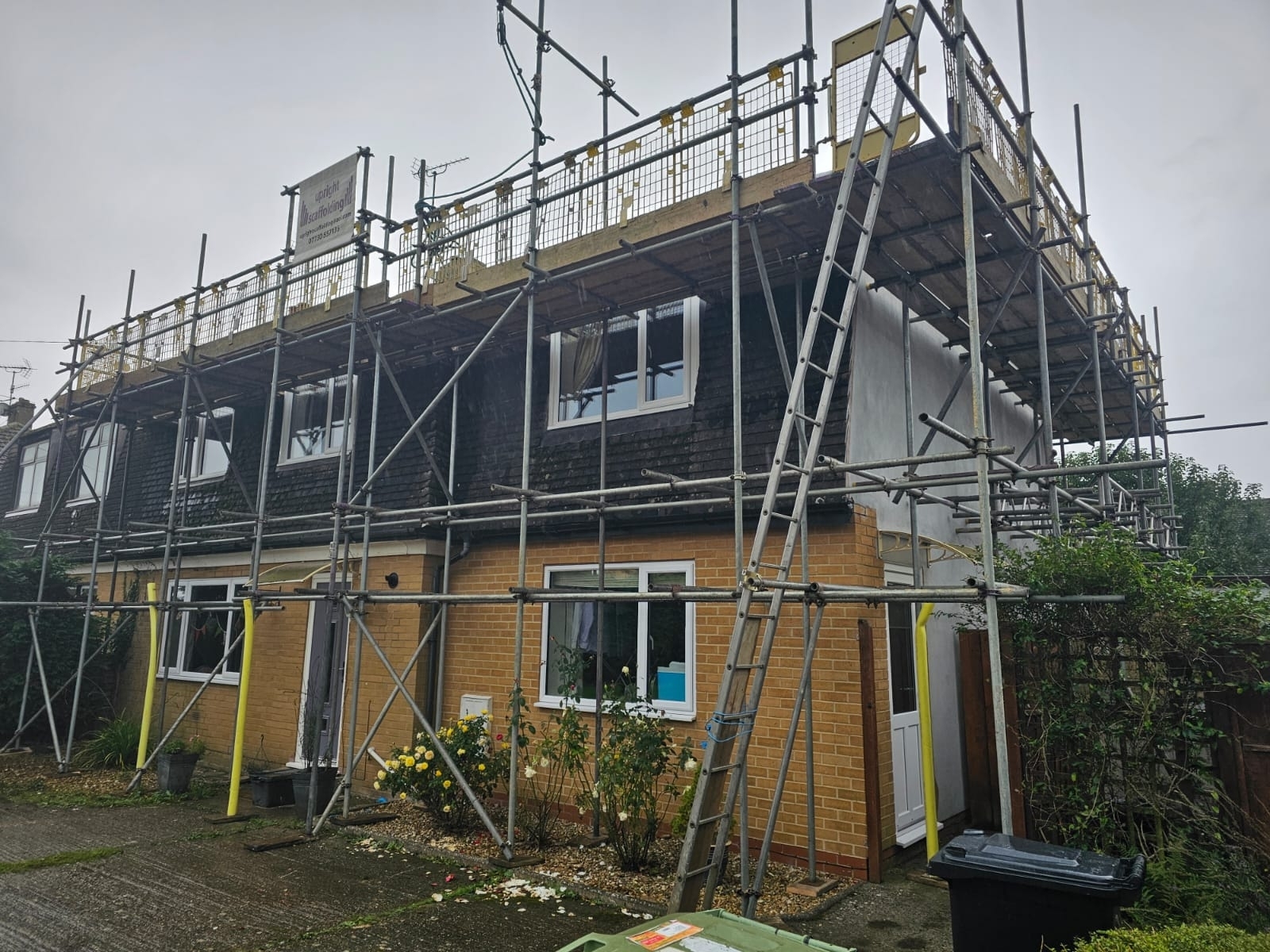 upright-scaffolding-banbury-house-scaffold-small