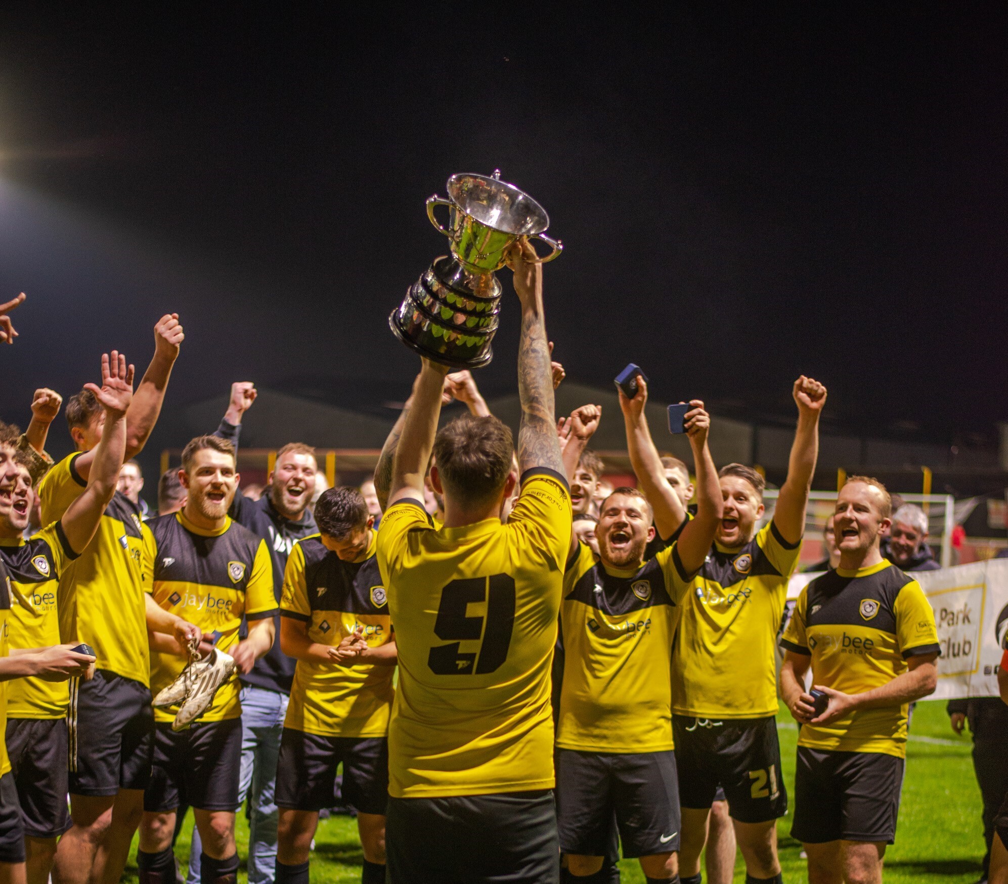 coronation-cup-bgimg02-small