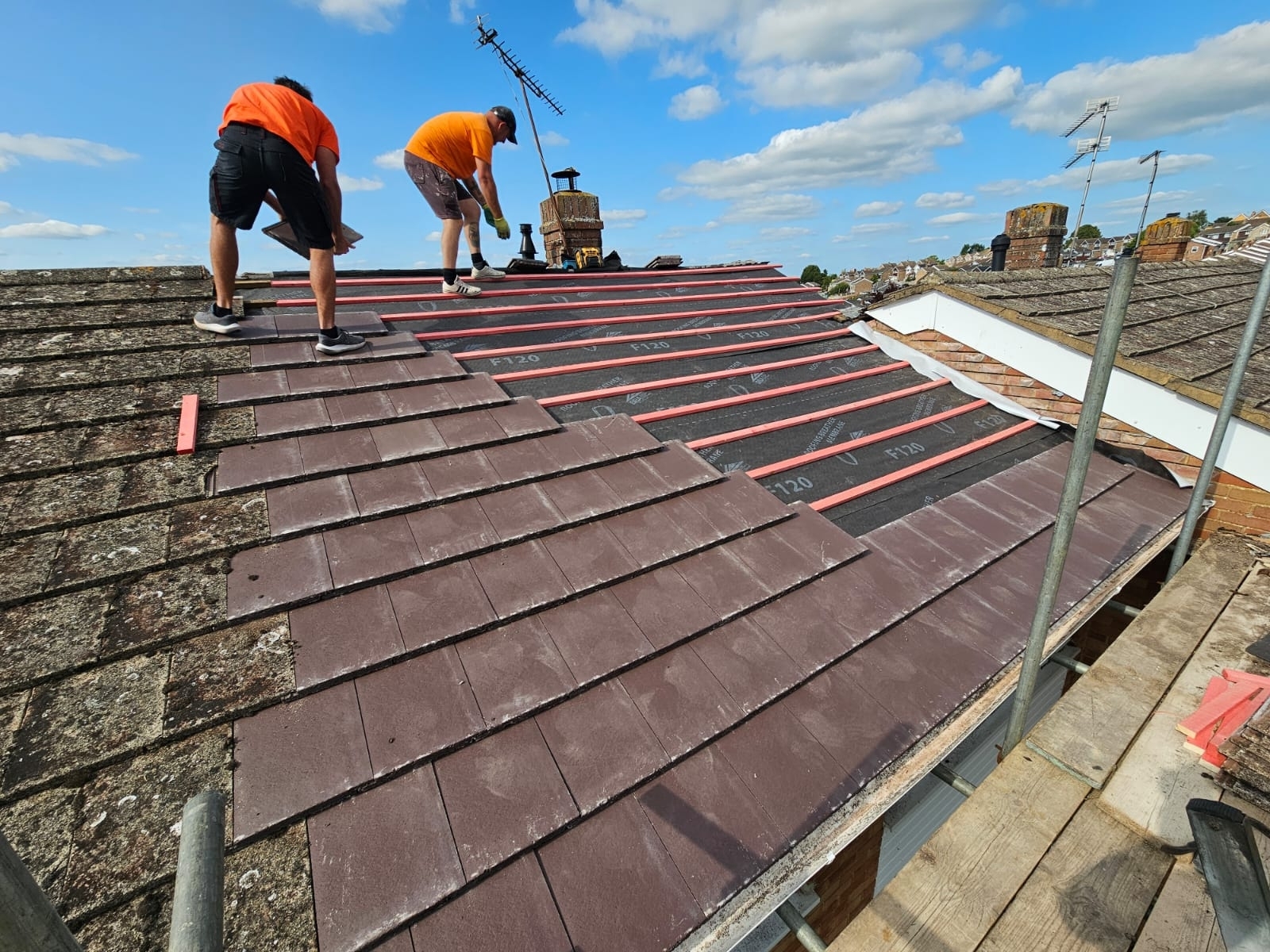 Roofer Swindon Cjs Home Improvements 01 Xlarge