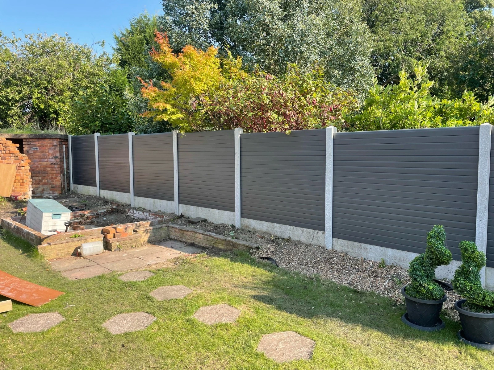 Composite Fencing And Gate 02