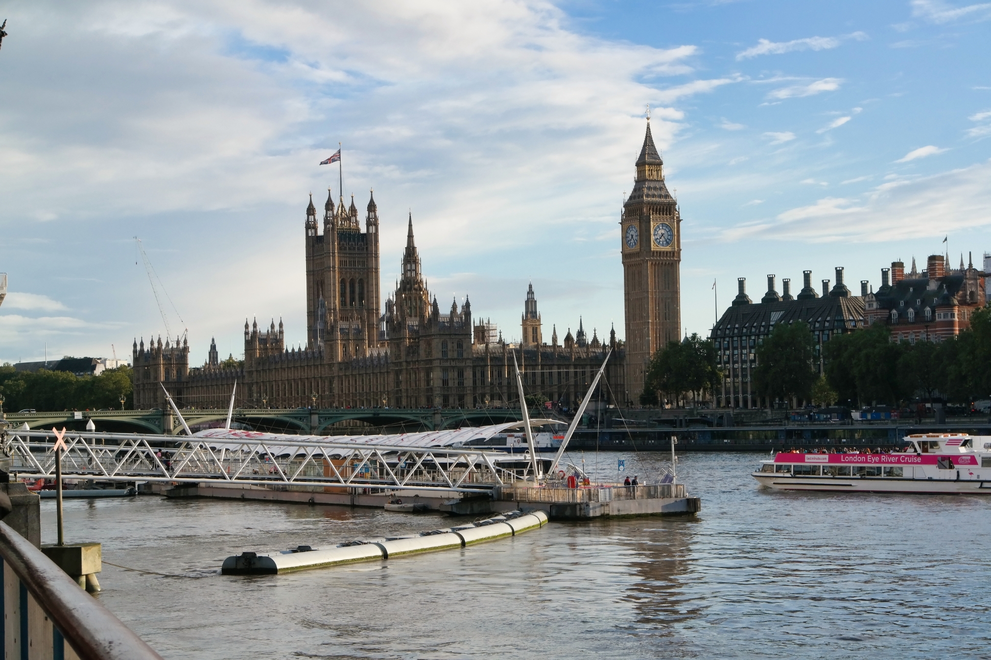 vecteezy-beautiful-low-angle-view-of-historical-big-ben-clock-tower-27429304-small