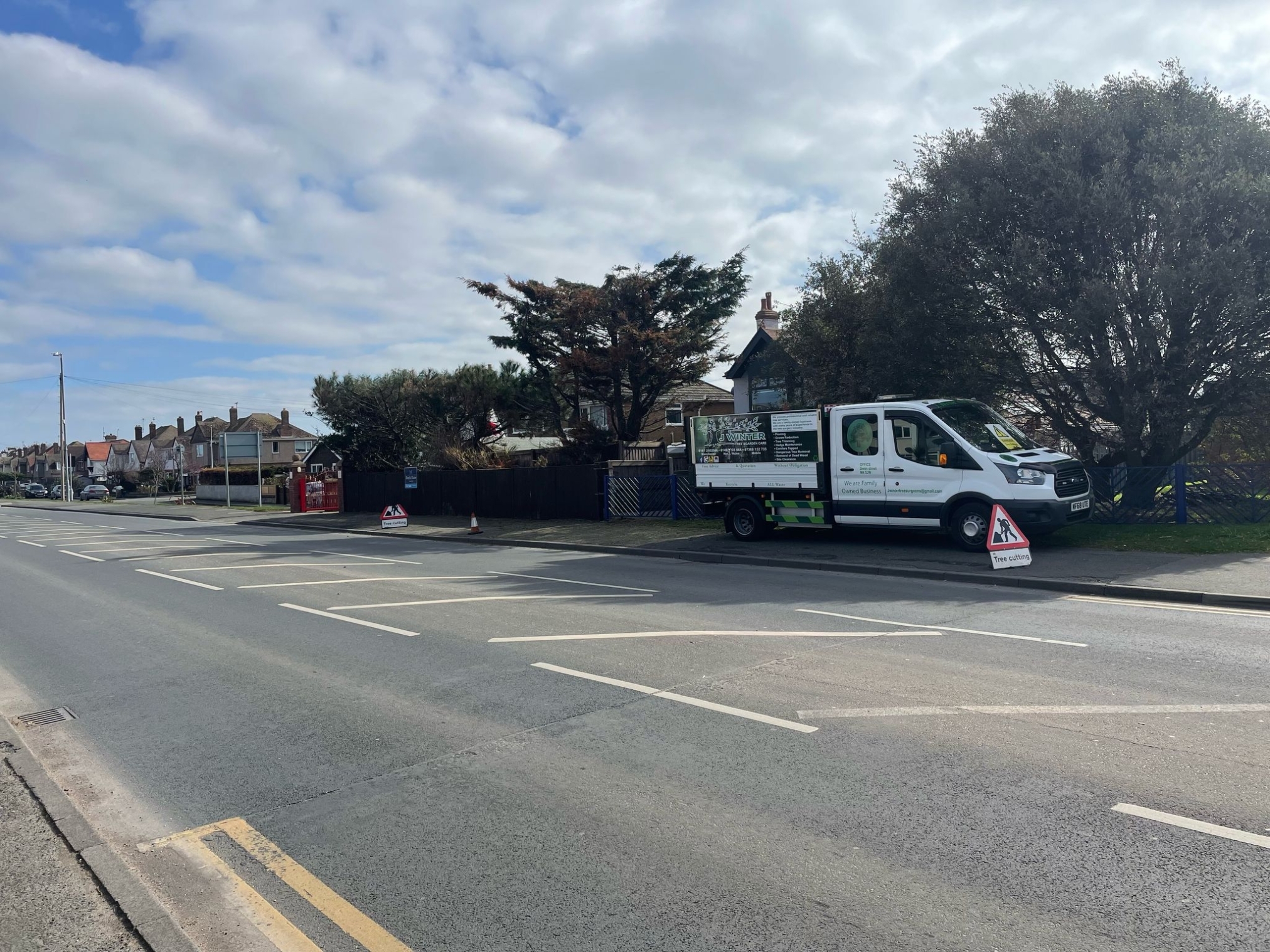 tree-surgeon-2-small