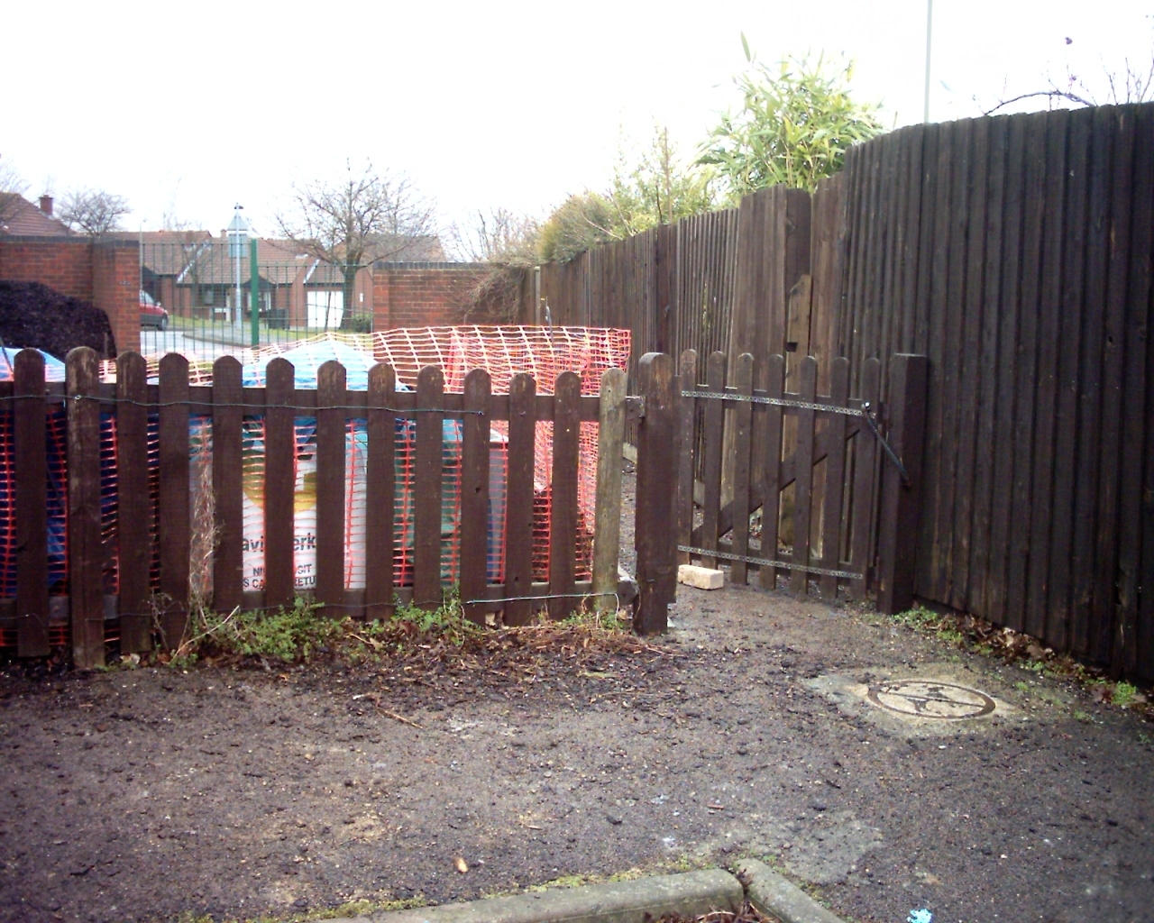 banbury-town-council-gates-02-small