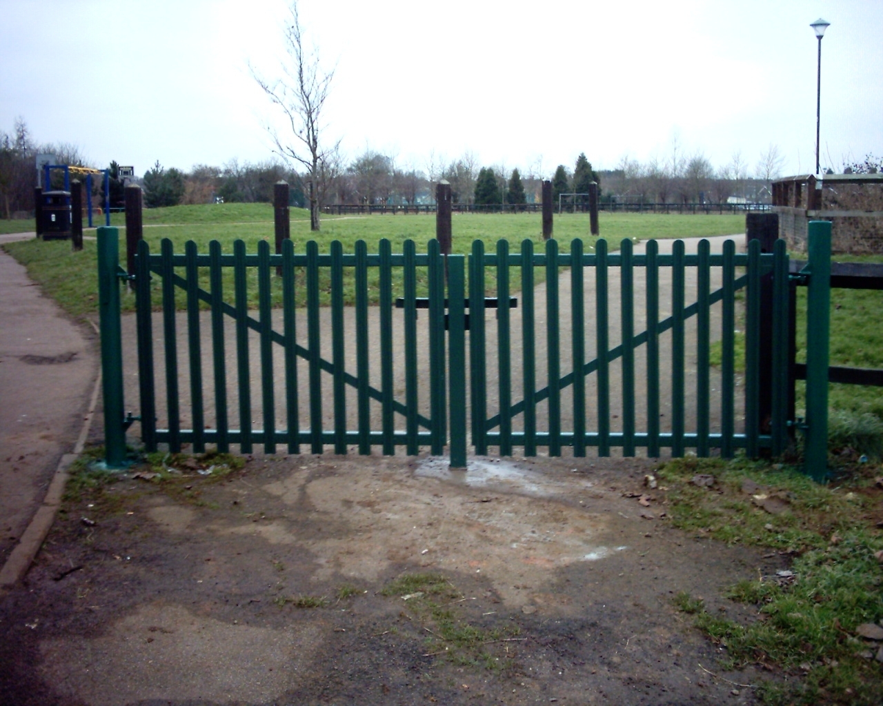 Banbury Town Council Gates 12 Xlarge