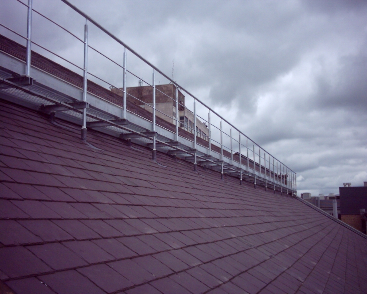 beards-rooftop-walkways-by-tp-steelwork-ltd-05-small