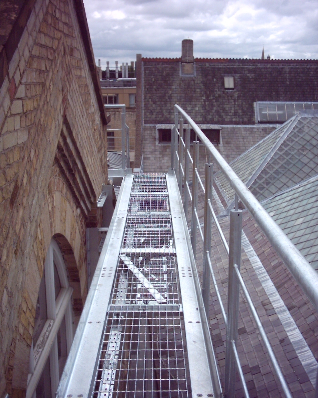 beards-rooftop-walkways-by-tp-steelwork-ltd-11-small