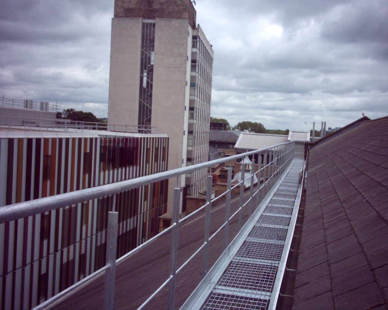 beards-rooftop-walkways-by-tp-steelwork-ltd-12-small