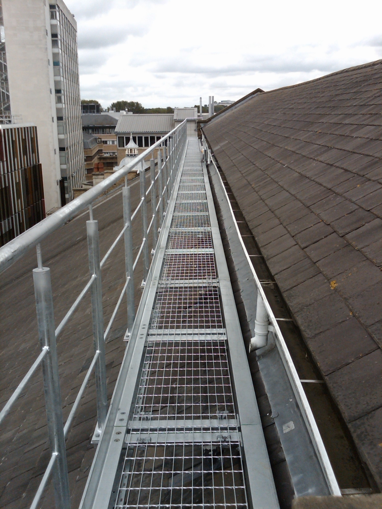 beards-rooftop-walkways-by-tp-steelwork-ltd-16-small