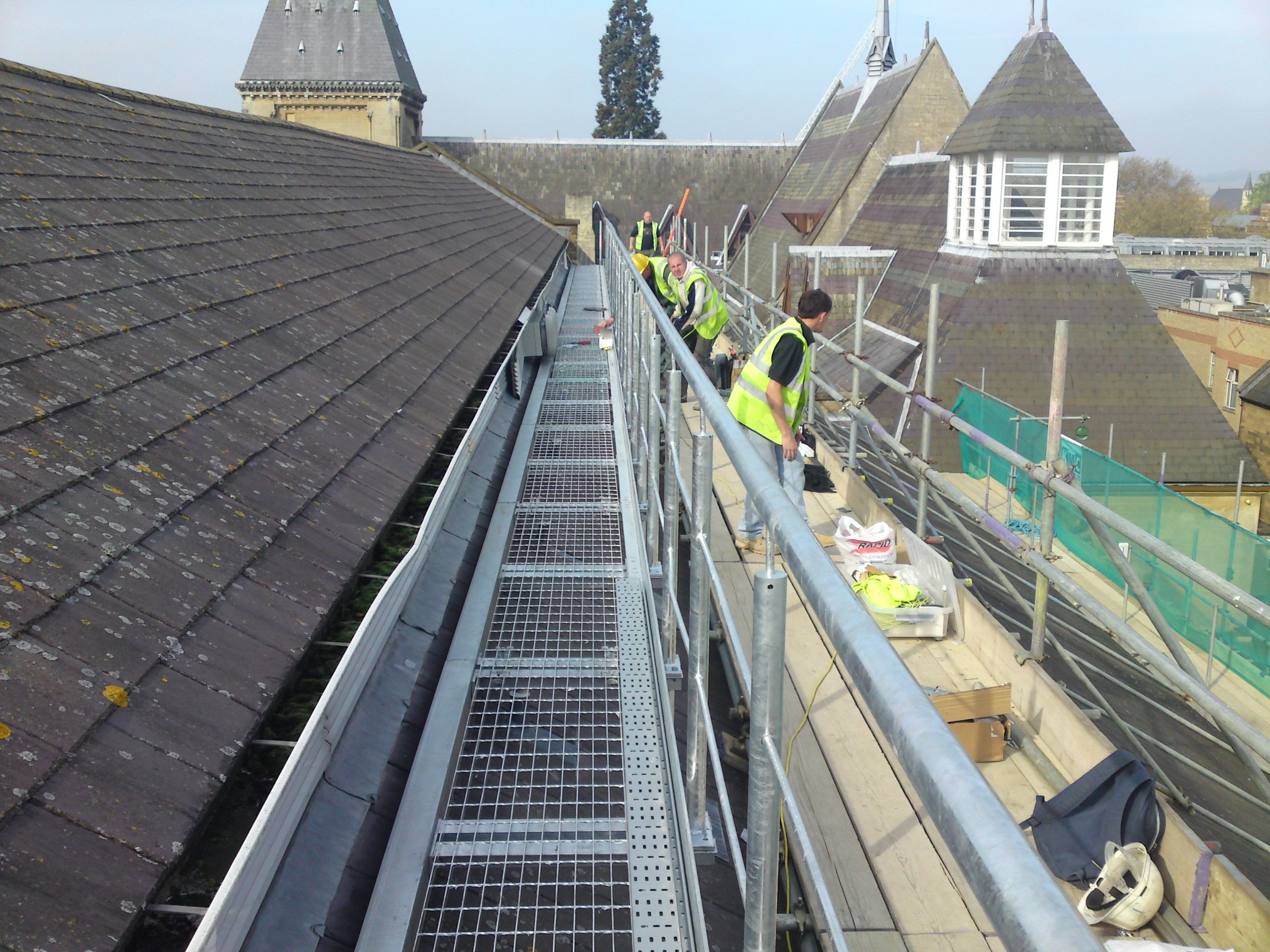 beards-rooftop-walkways-by-tp-steelwork-ltd-23-small