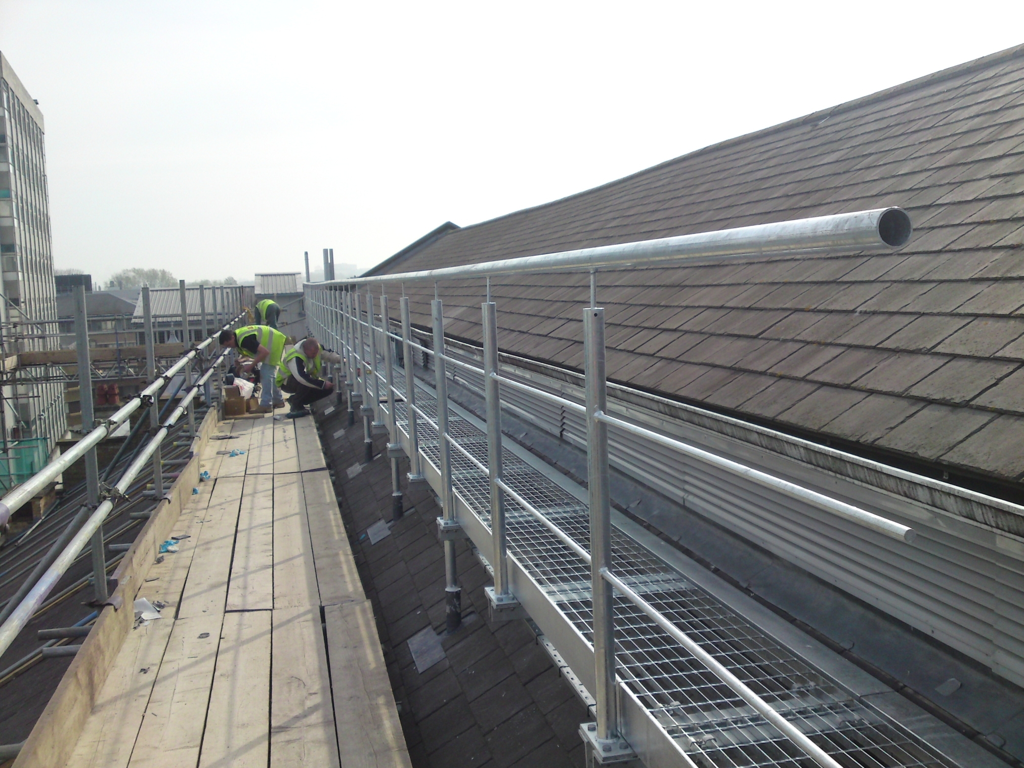 beards-rooftop-walkways-by-tp-steelwork-ltd-24-small