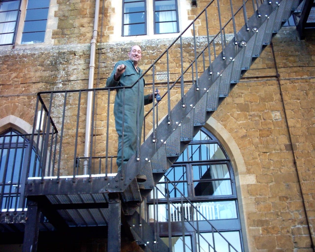 fire-escape-at-bloxham-school-by-tp-steelwork-ltd-01-small