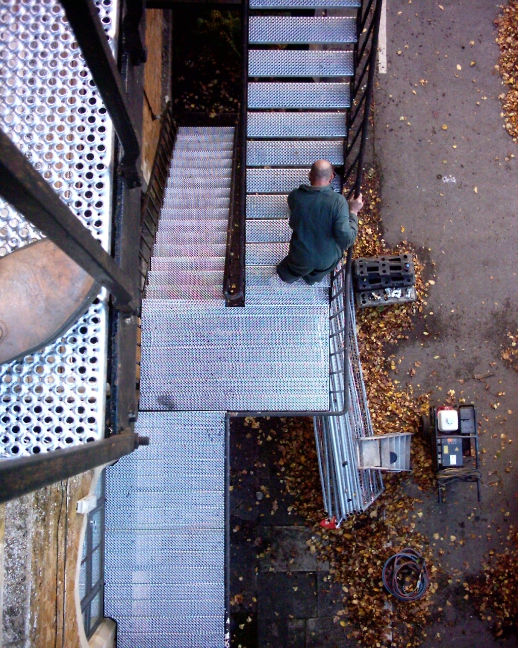 fire-escape-at-bloxham-school-by-tp-steelwork-ltd-04-small