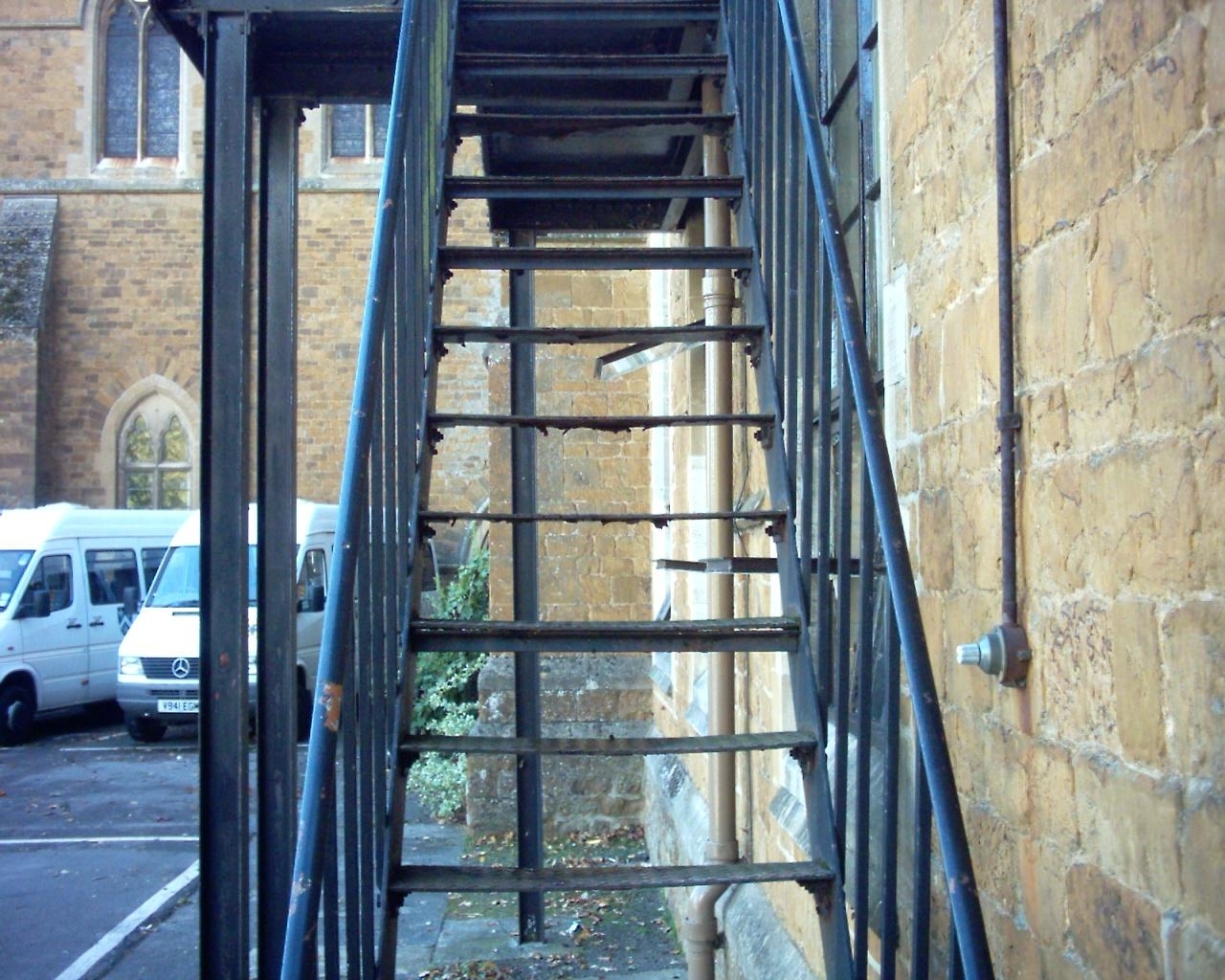 fire-escape-at-bloxham-school-by-tp-steelwork-ltd-10-small