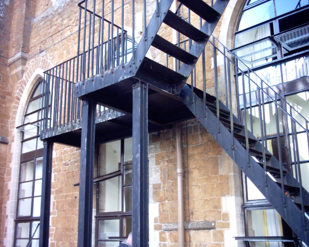 fire-escape-at-bloxham-school-by-tp-steelwork-ltd-16-small