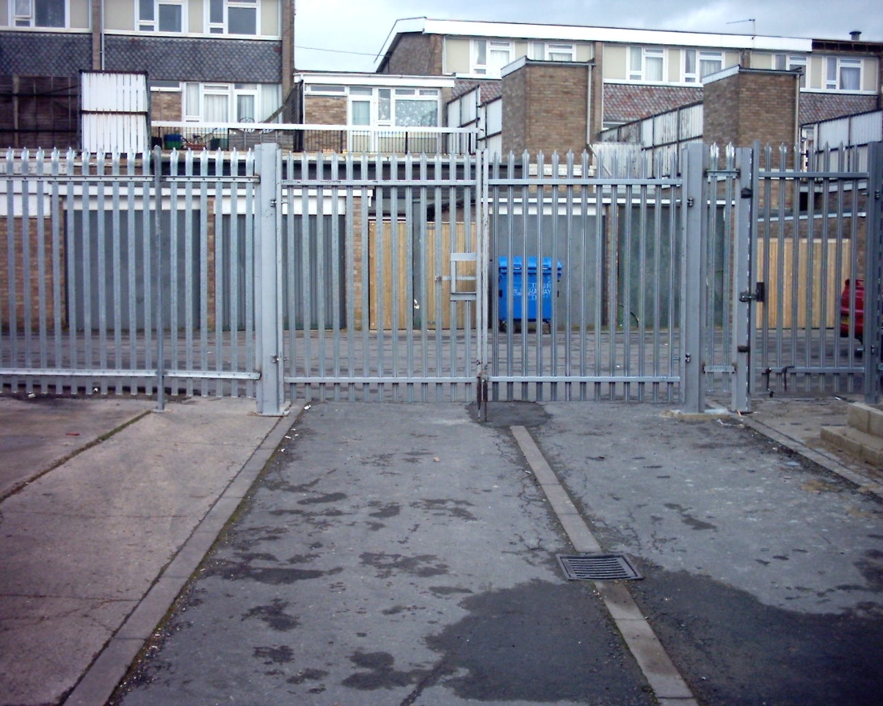 steel-security-fencing-wholesale-06-small