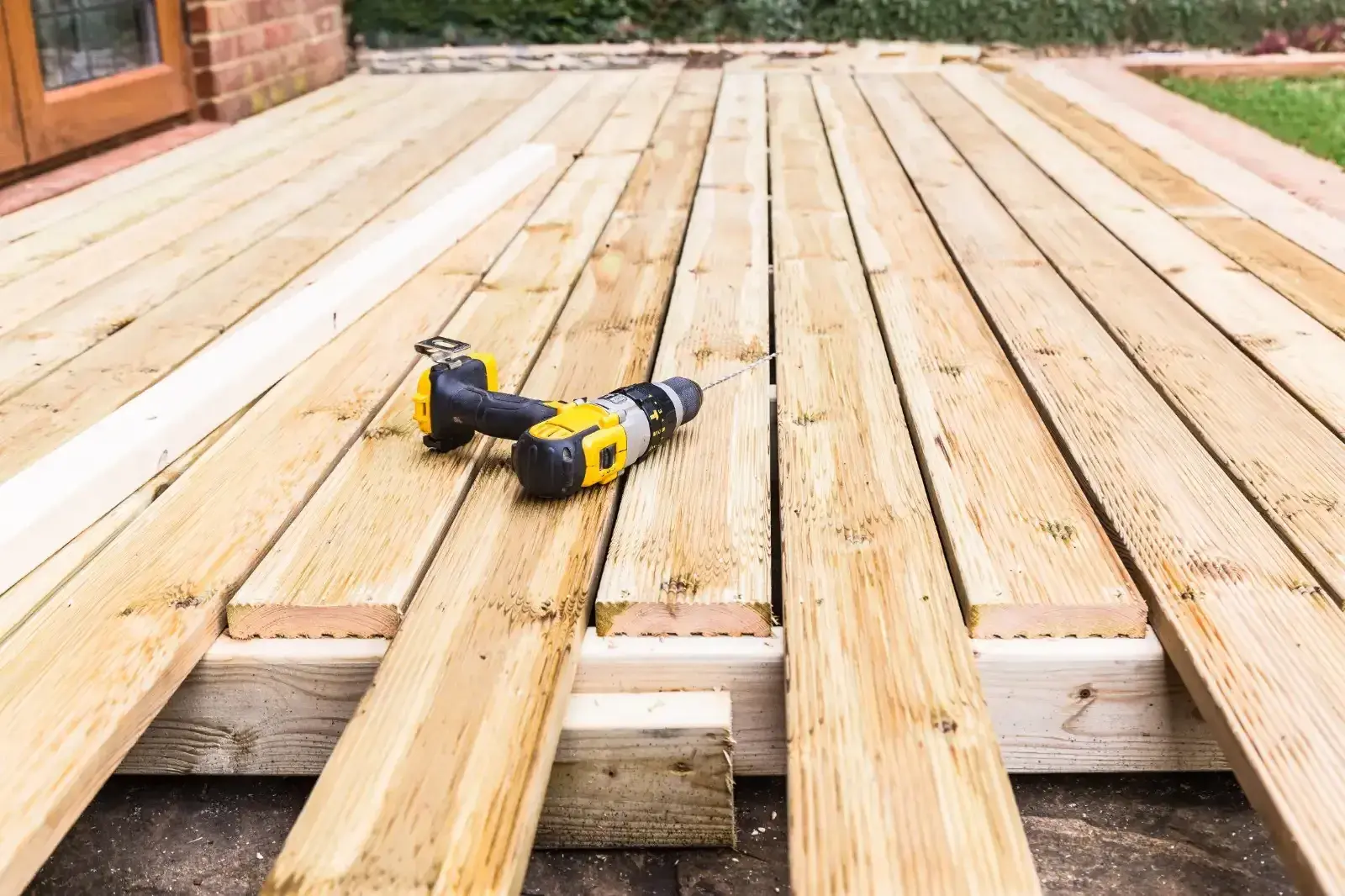 Decking Contractors In Weymouth 01