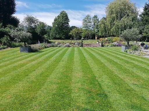 landscaper-luton-2-small