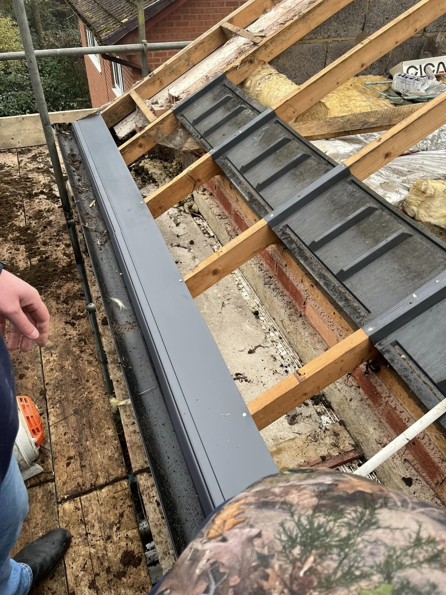 roofer-haslmeare-01-small