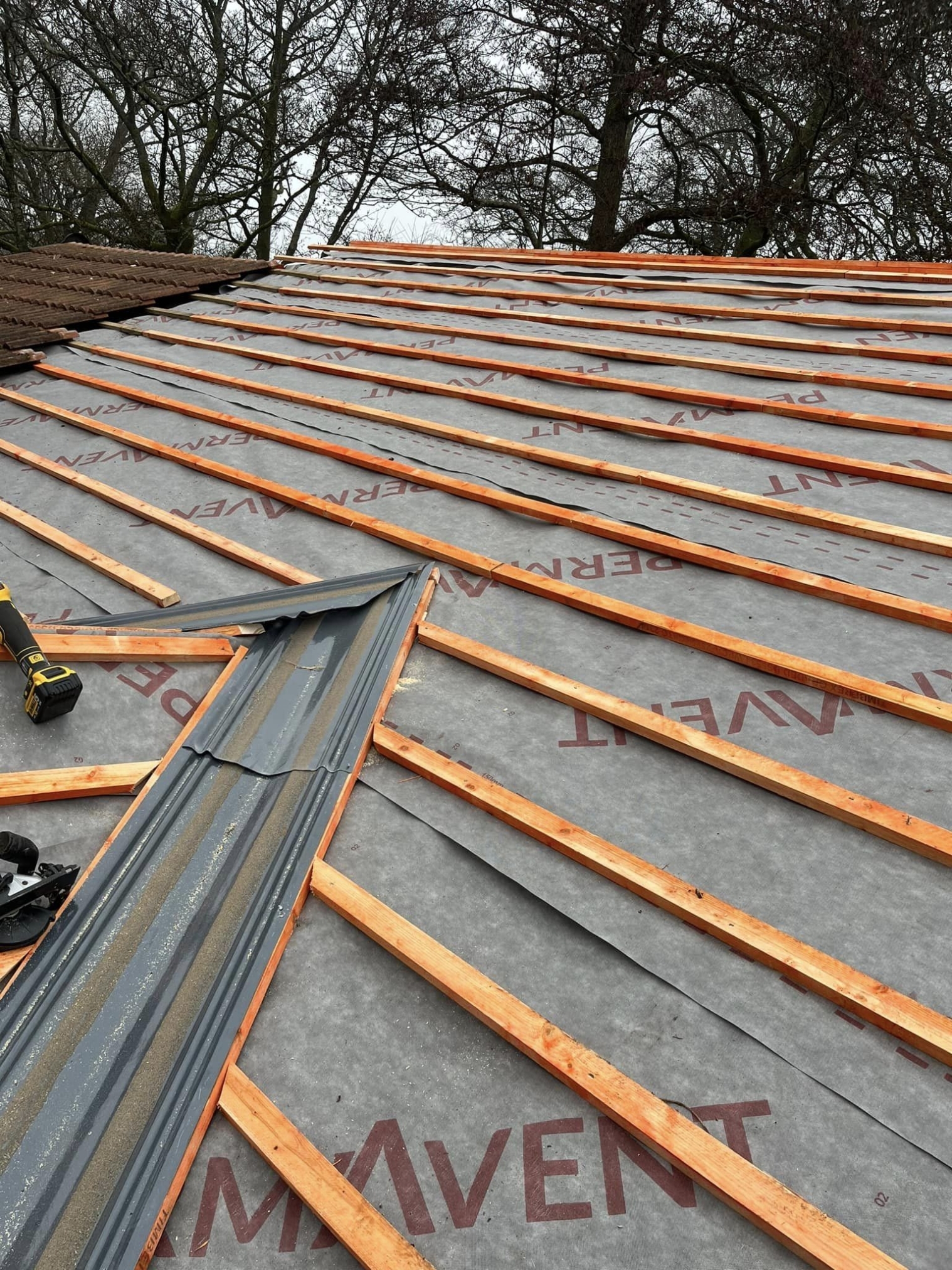 roofer-haslmeare-02-small