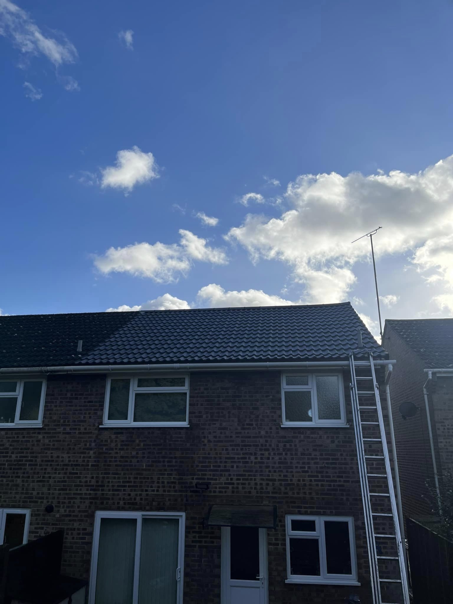 new-roof-installation-whitehill-01-small