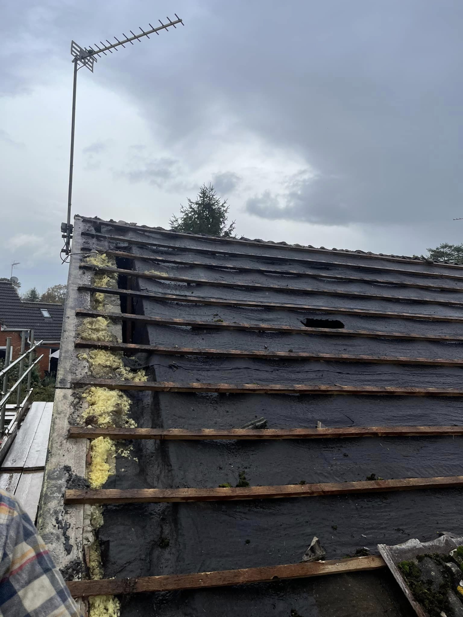 new-roof-installation-whitehill-03-small