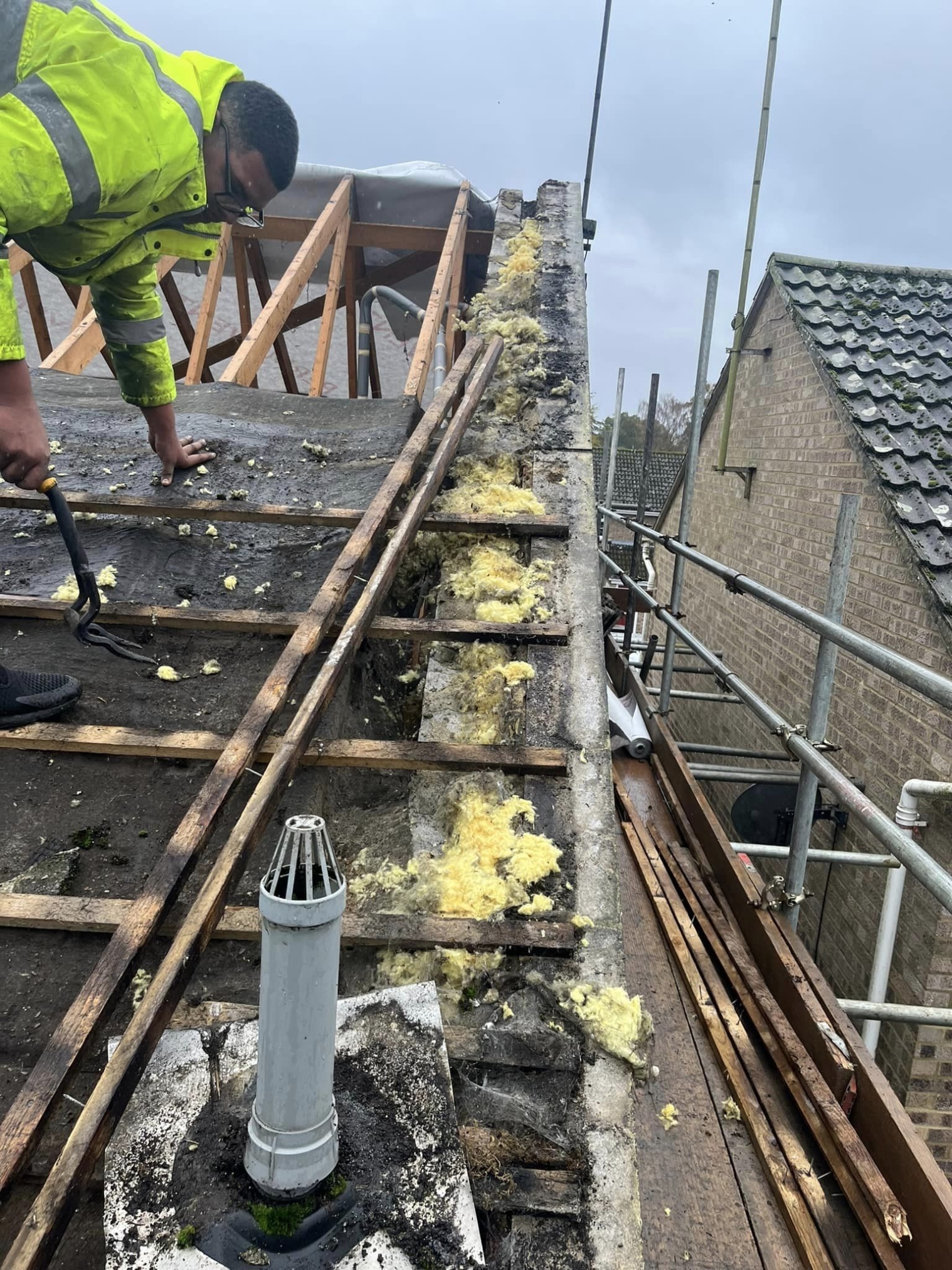 new-roof-installation-whitehill-07-small