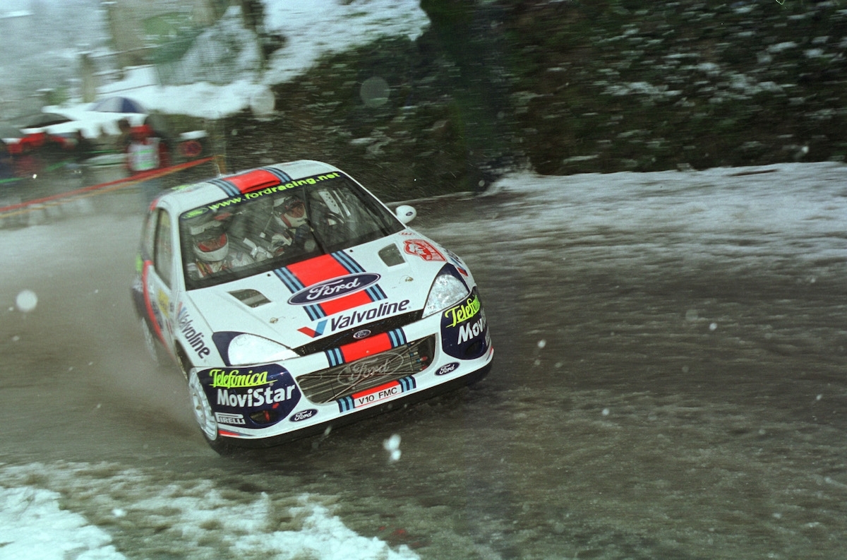 ford-focus-wrc01-05-small